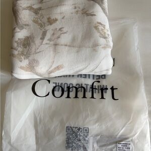 Comfrt Camo Crew sweatshirt in “White Oak”, size Medium —